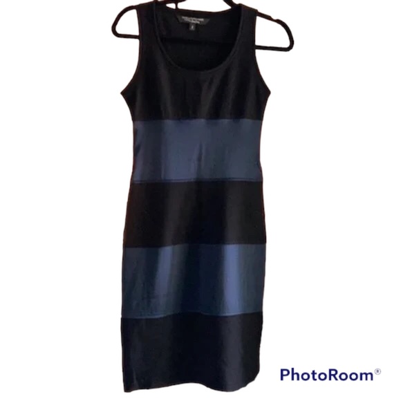 Diane Von Furstenberg Dresses & Skirts - Diane Von Furstenberg Sheath Dress Size 2 Excellent Condition